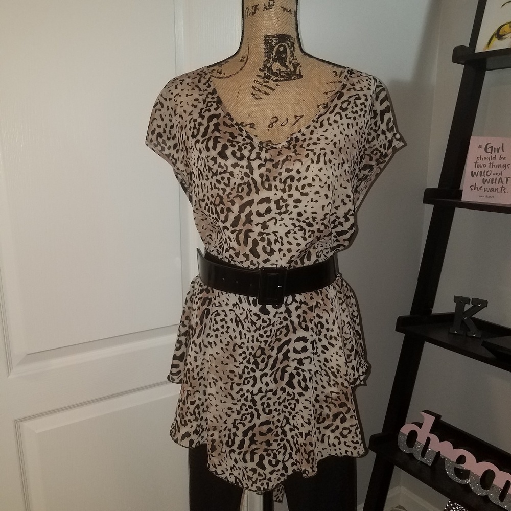 🌞Animal print long line peplum top